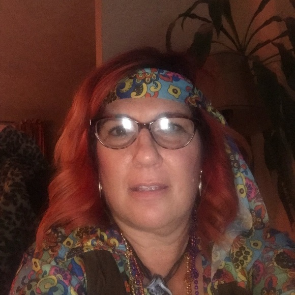 Meet your Posher, Carole - Picture 1 of 1